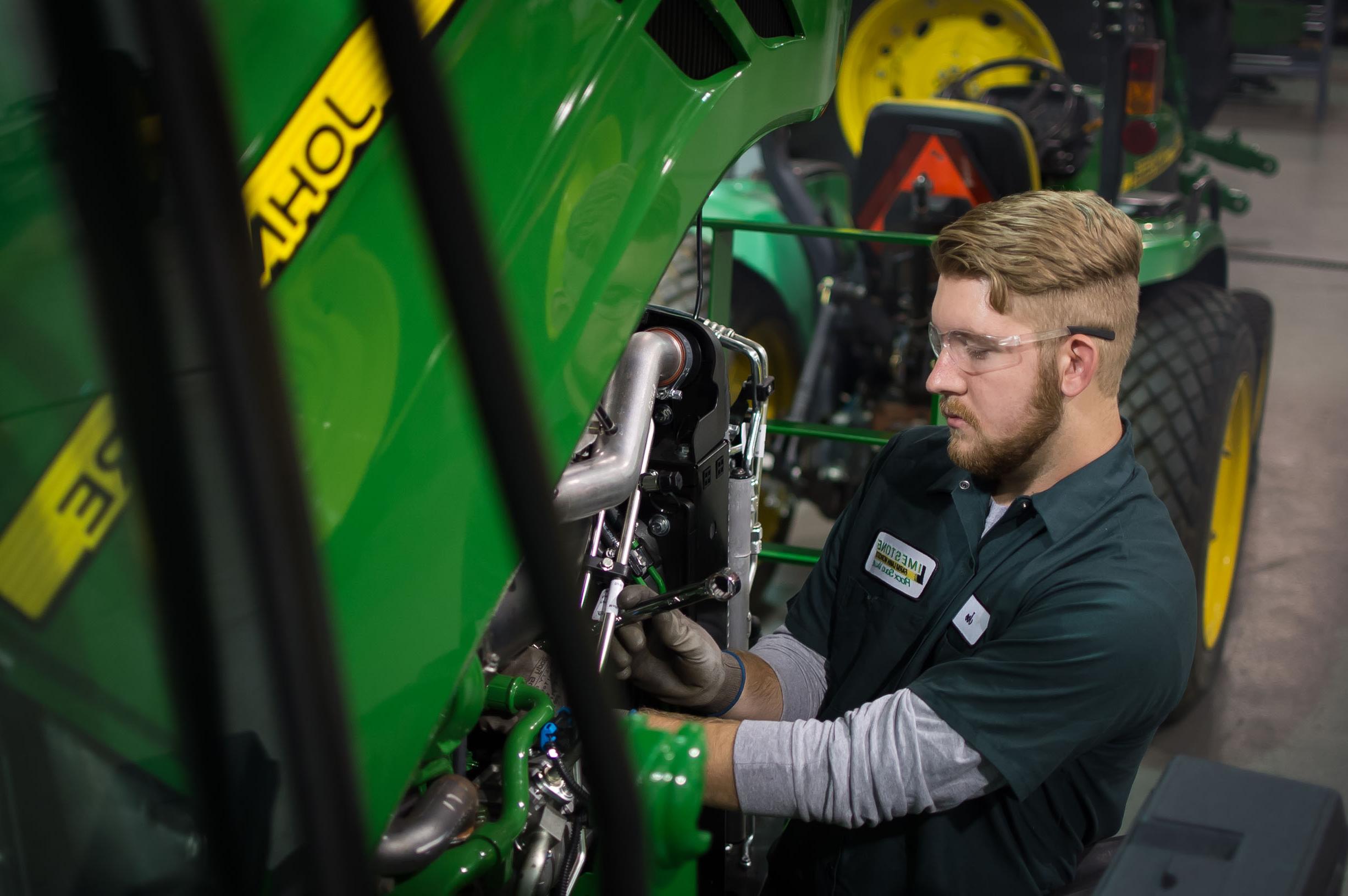 john deere diesel partnership